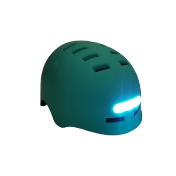 Elektromos rollerhez használatos sisak beépített fehér és piros leddel RTH-Shop.hu